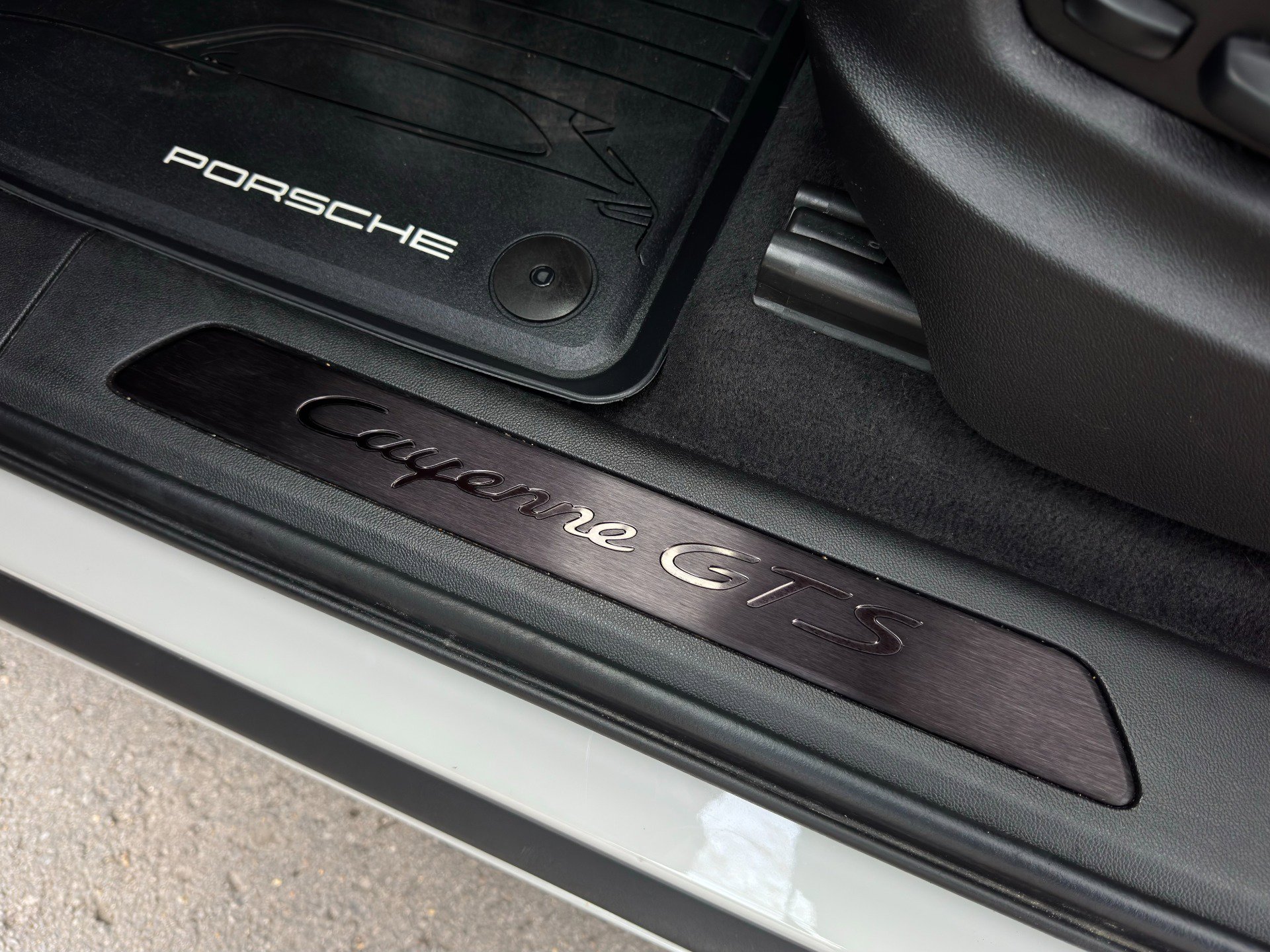 Used 2022 Porsche Cayenne GTS image 56