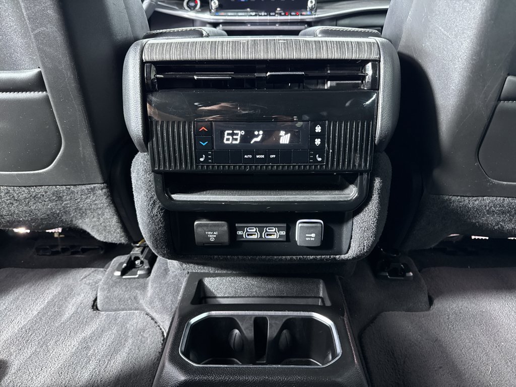 Used 2022 Jeep Wagoneer Series III w/ Premium Group I AWD/4WD image 27