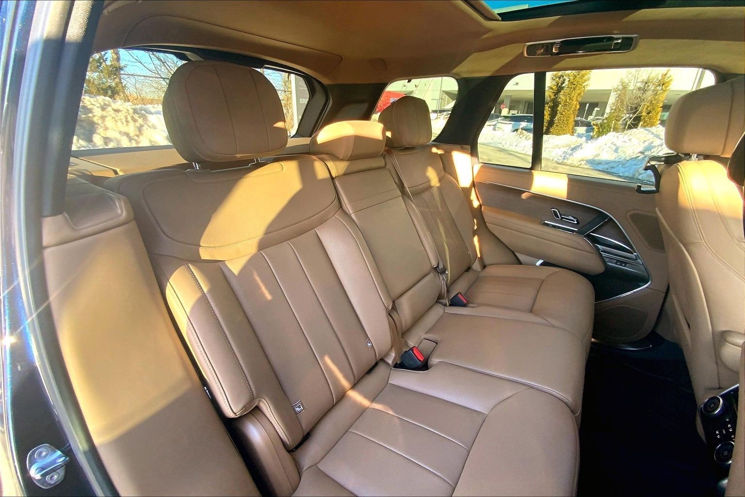 Used 2025 Land Rover Range Rover SE image 19