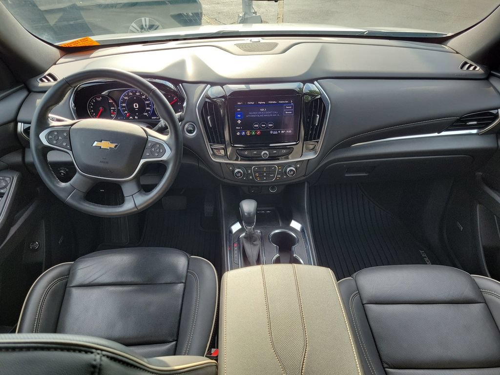 Used 2023 Chevrolet Traverse Premier FWD image 13
