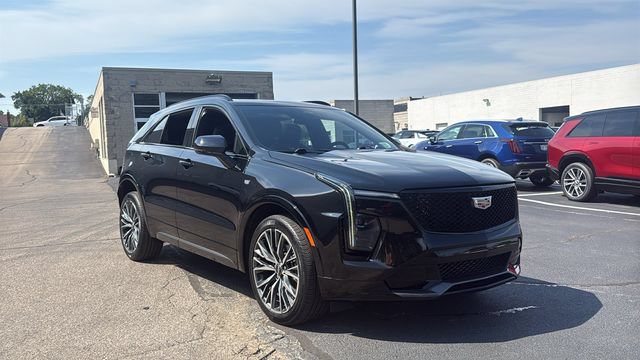 Used 2024 Cadillac XT4 Sport AWD/4WD image 2