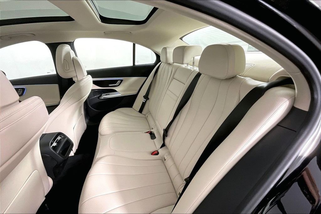 New 2026 Mercedes-Benz E 350 4MATIC Sedan image 10