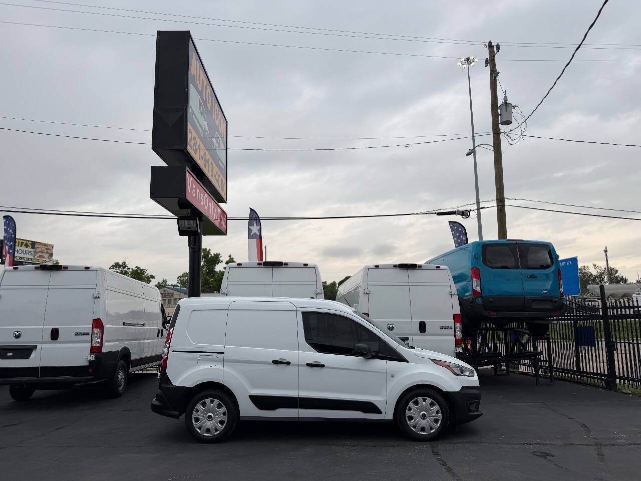 Used 2023 Ford Transit Connect XL FWD image 4