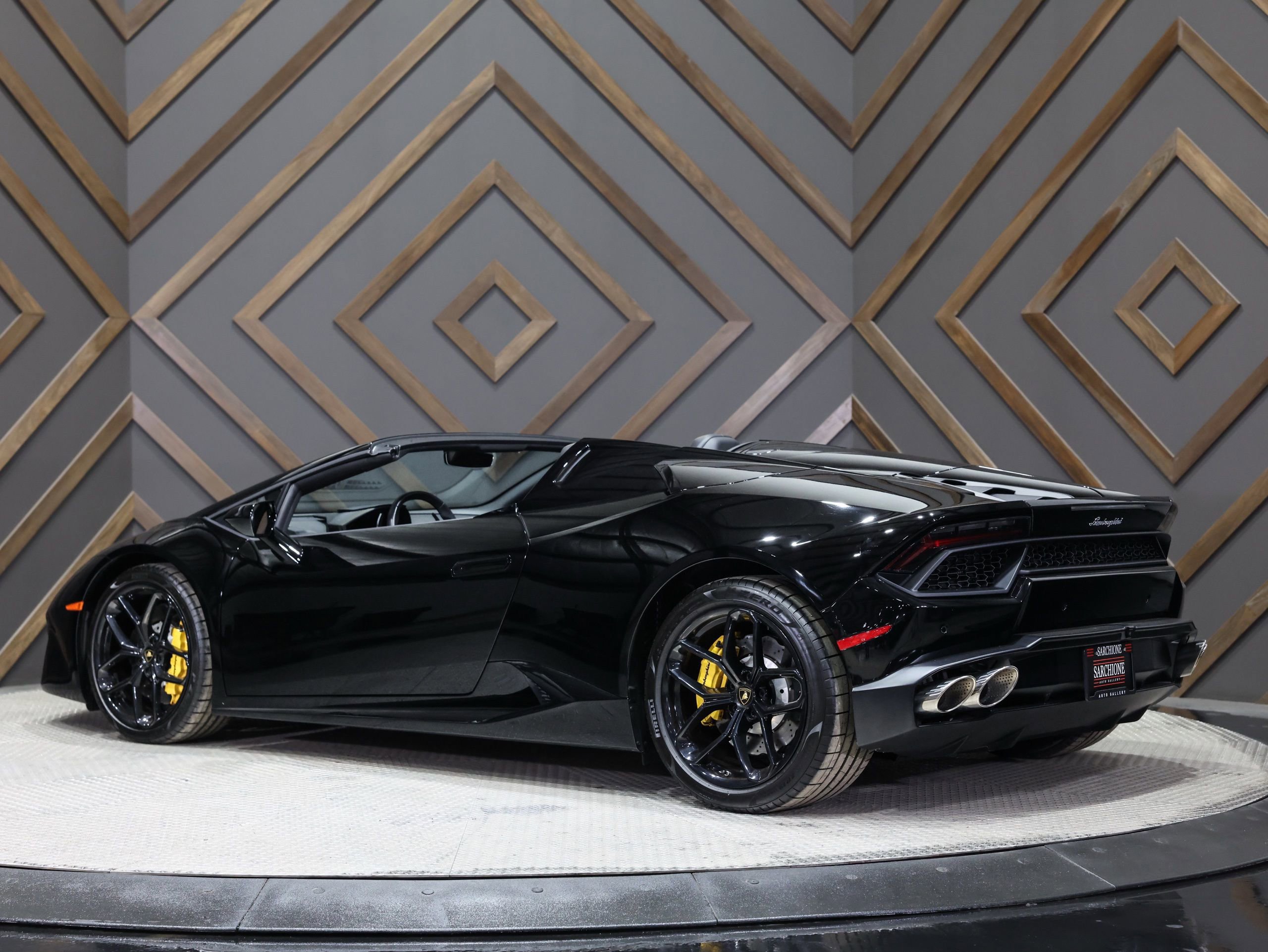 Used 2018 Lamborghini Huracan LP 580-2 RWD image 10