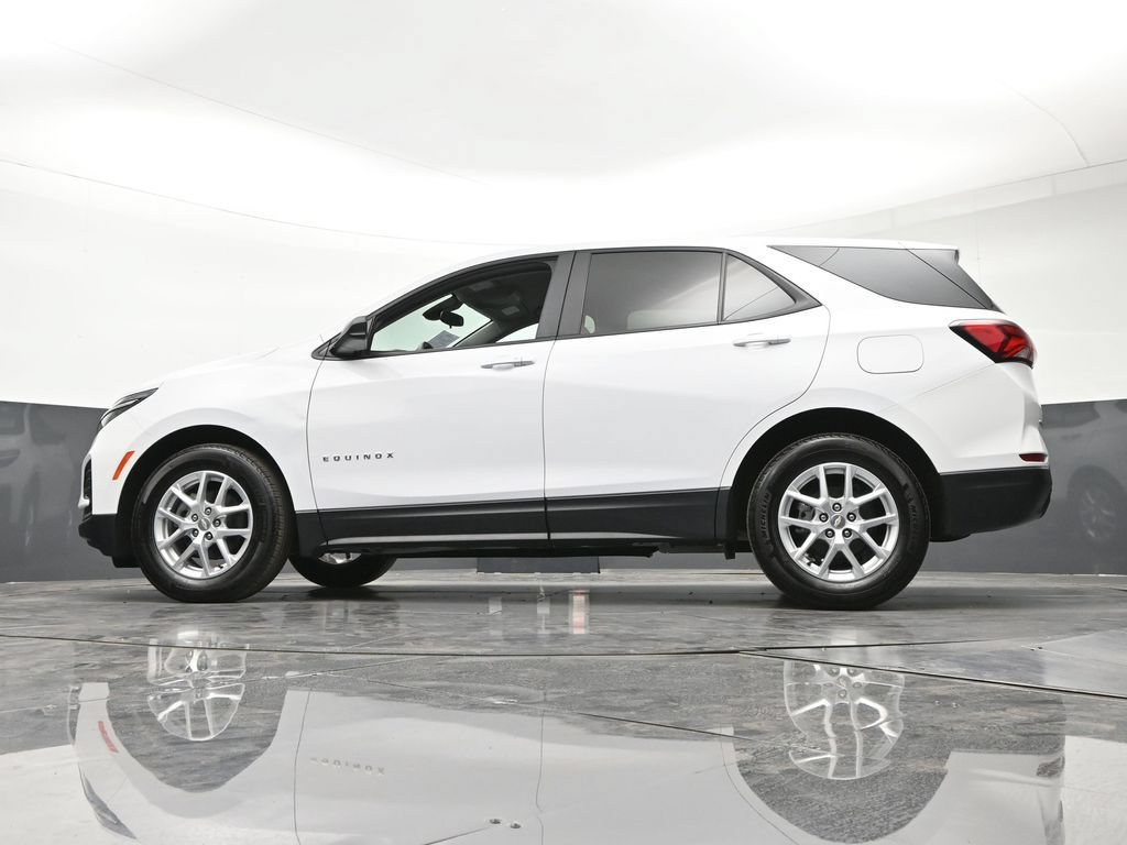Used 2024 Chevrolet Equinox LS w/ LS Convenience Package FWD image 25