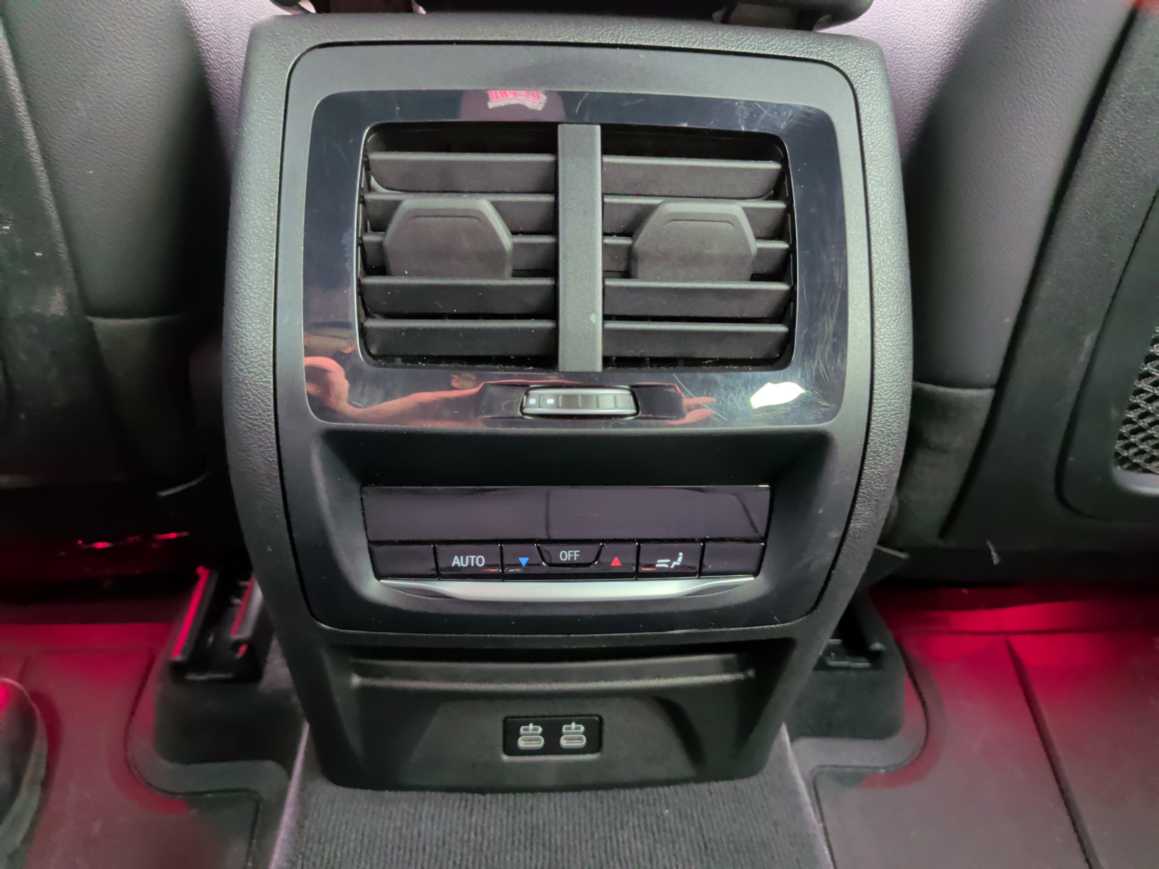 Used 2024 BMW X3 M40i w/ Premium Package image 36