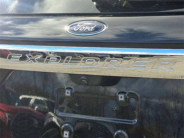 Used 2022 Ford Explorer XLT w/ Equipment Group 202A image 30