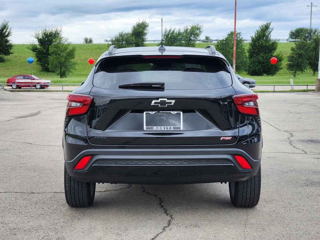 Certified 2025 Chevrolet Trax RS w/ Sunroof Package FWD image 6
