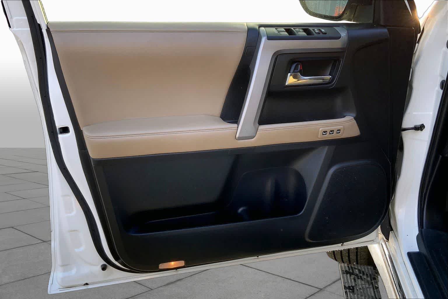 Used 2018 Toyota 4Runner Limited AWD/4WD image 21