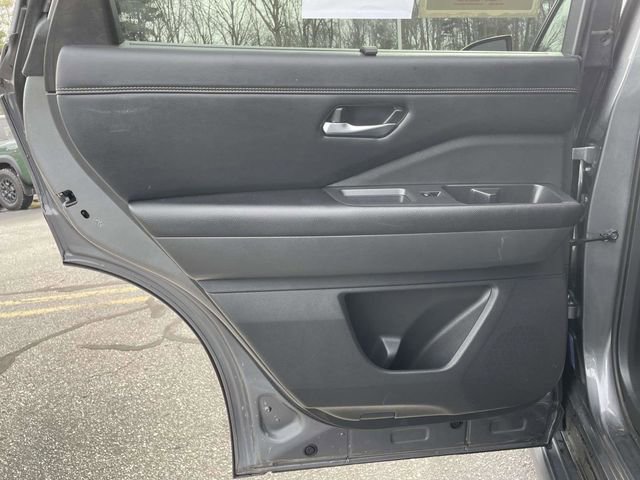 Used 2023 Nissan Pathfinder Platinum w/ Cargo Package image 13