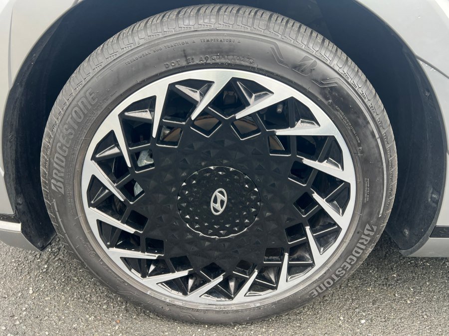 Used 2024 Hyundai Ioniq 5 Limited image 58