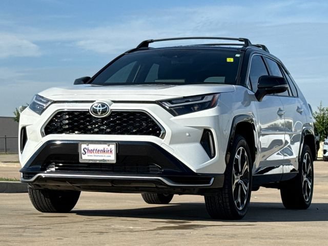 Used 2025 Toyota RAV4 XSE w/ Premium Package AWD/4WD image 3