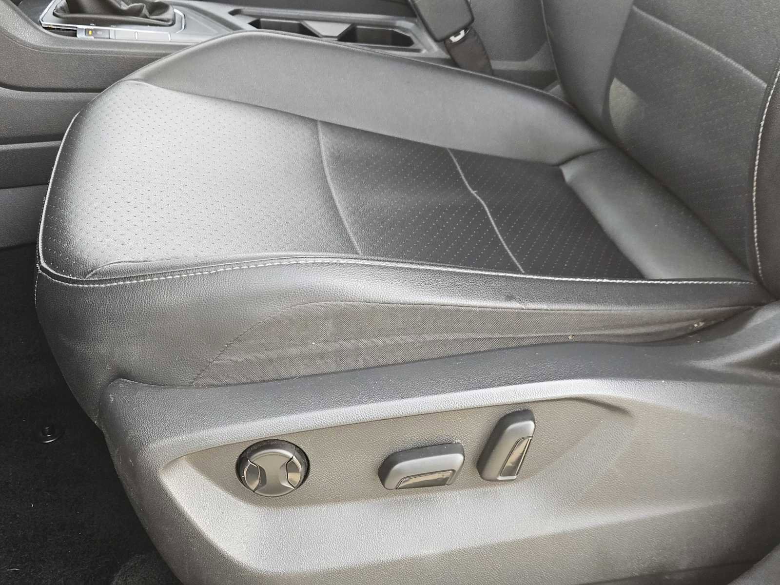 Used 2018 Volkswagen Tiguan SE FWD image 23