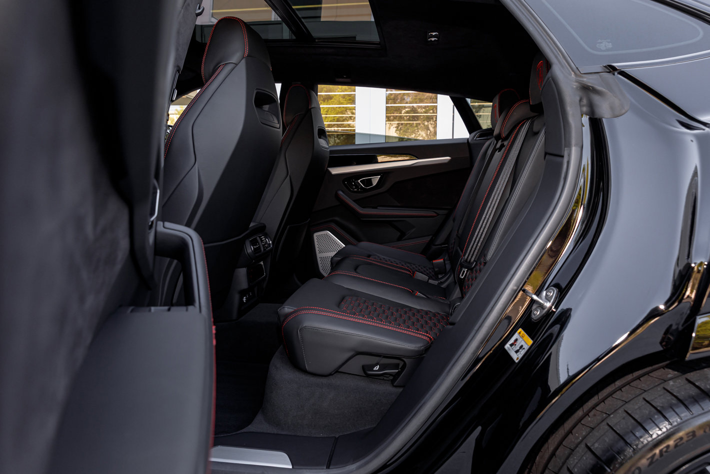 Used 2022 Lamborghini Urus image 24