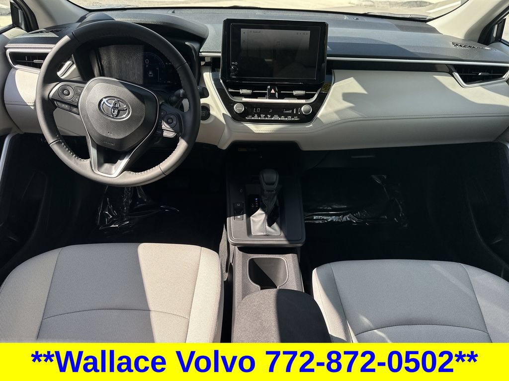 Used 2026 Toyota Corolla Cross LE FWD image 16