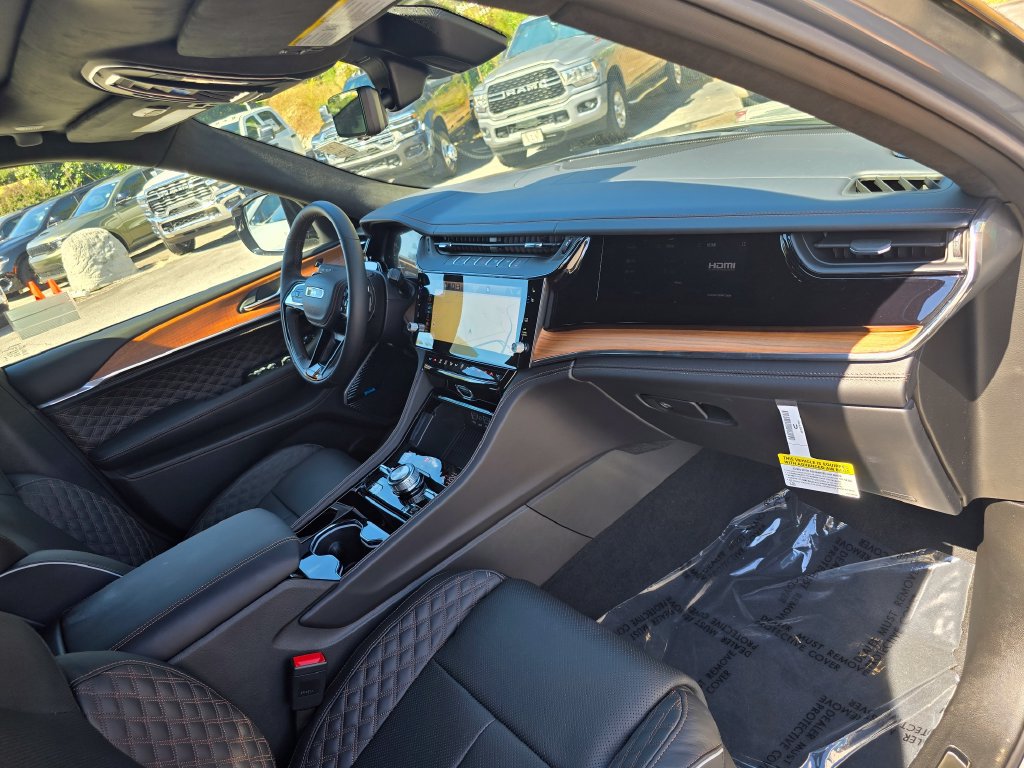 New 2027 Jeep Grand Cherokee Summit AWD/4WD image 28