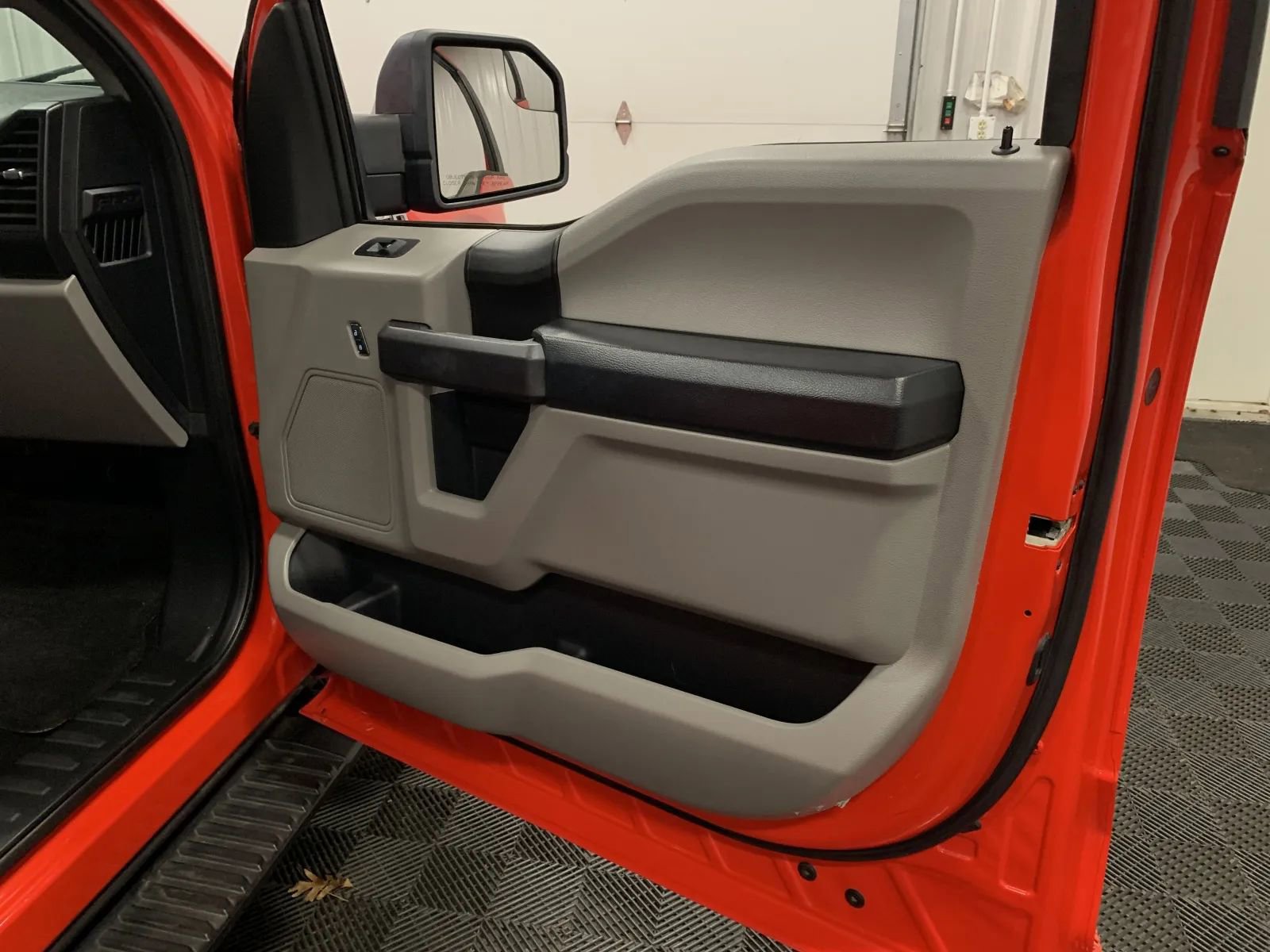 Used 2017 Ford F150 XL w/ Equipment Group 101A Mid image 43