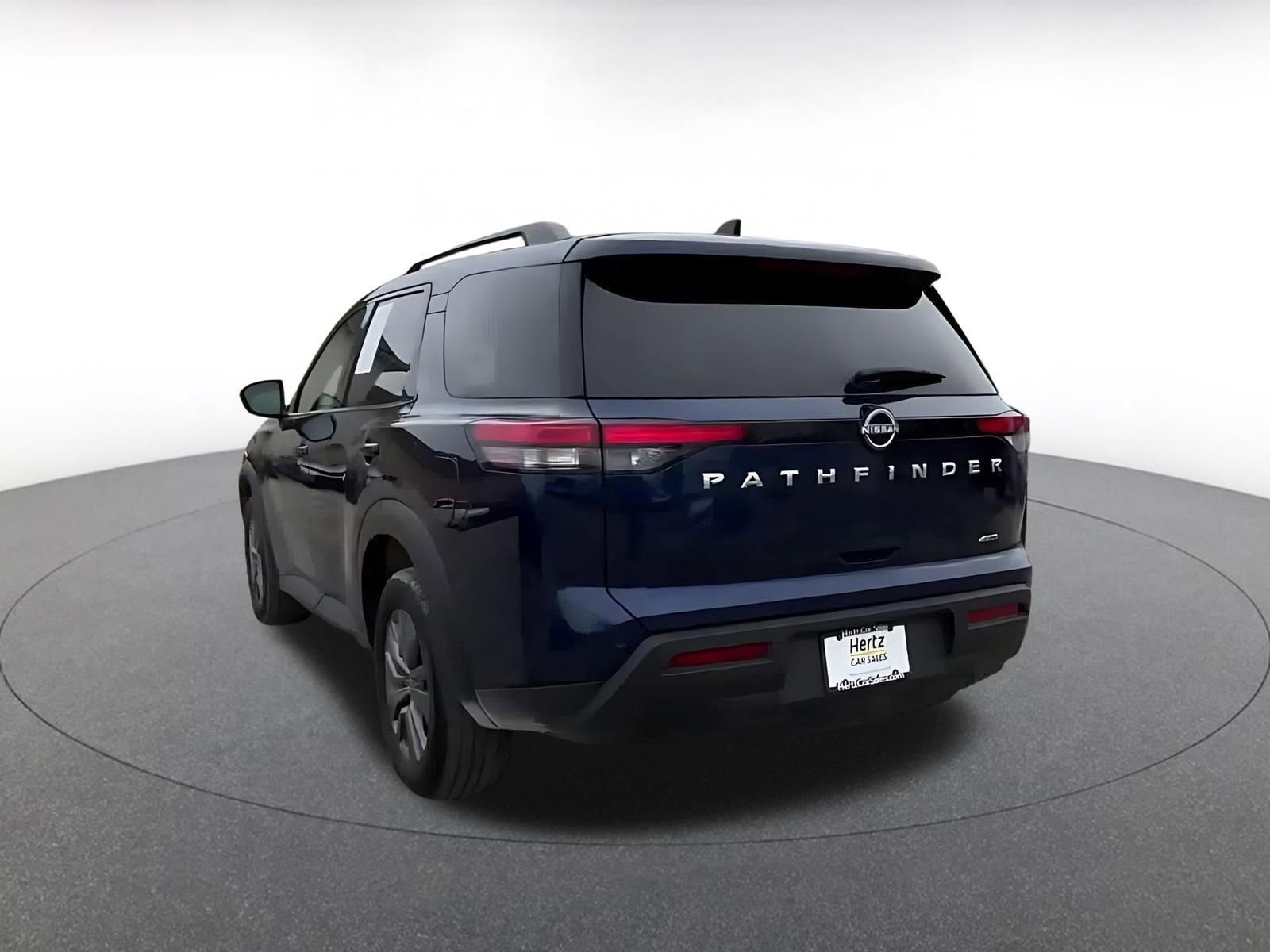 Used 2025 Nissan Pathfinder SV image 11