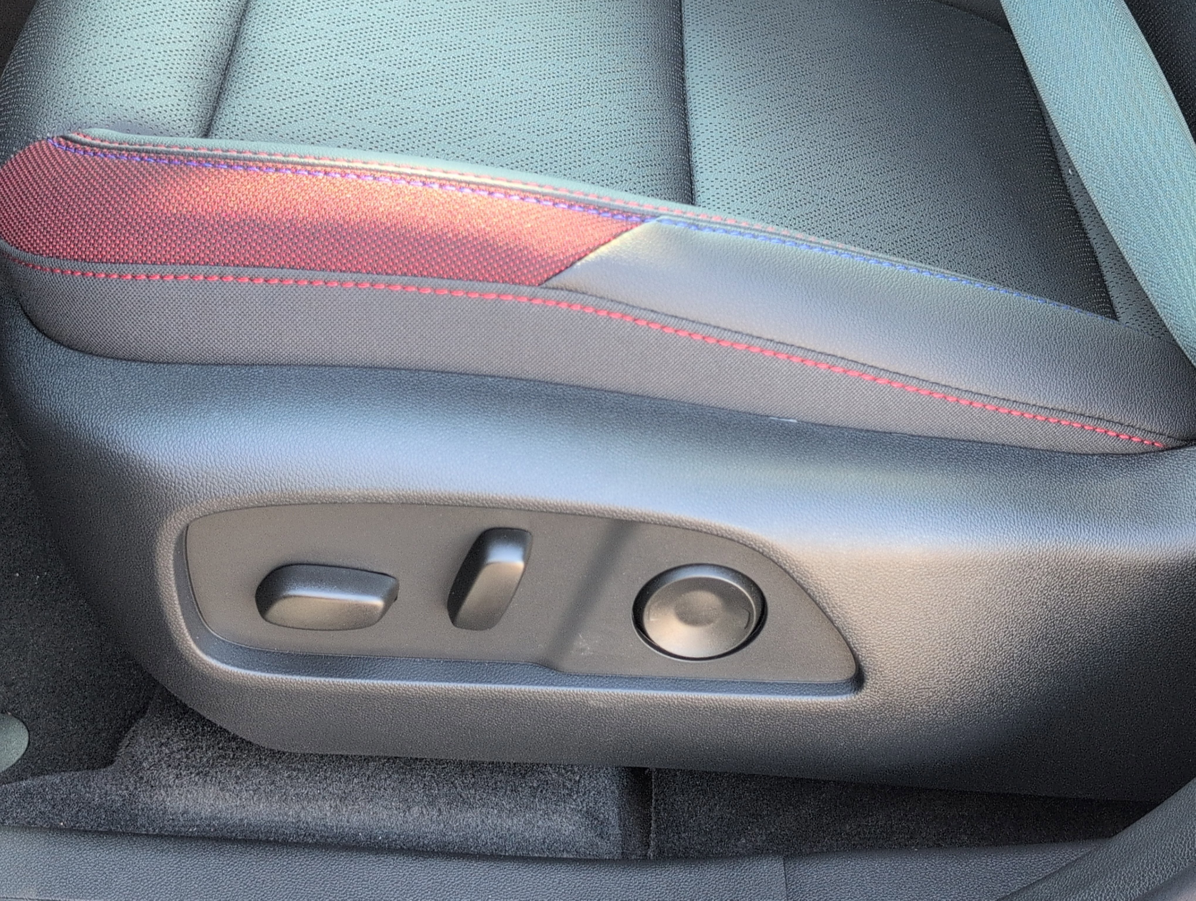 New 2026 Chevrolet Equinox RS w/ Safety and Technology Package image 15