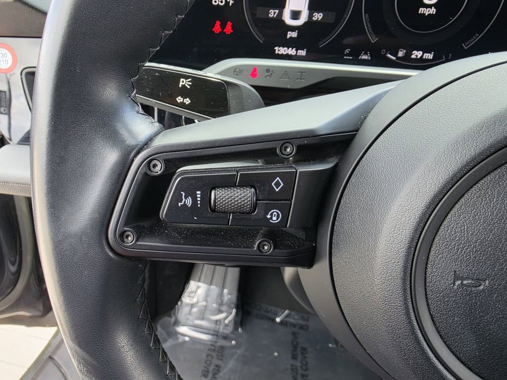 Used 2022 Porsche Taycan image 19