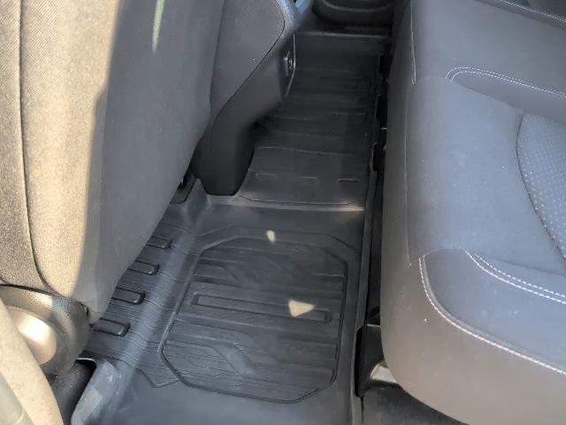 Used 2023 GMC Terrain SLE w/ LPO, Floor Liner Package FWD image 30