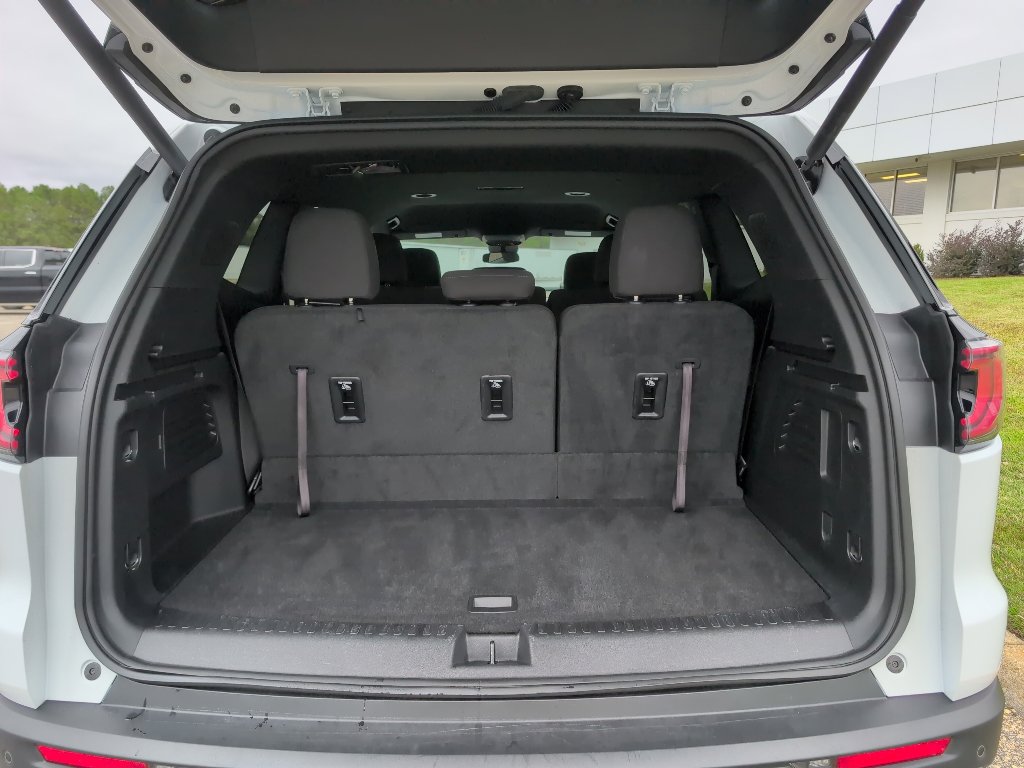 Used 2025 GMC Acadia Elevation image 4