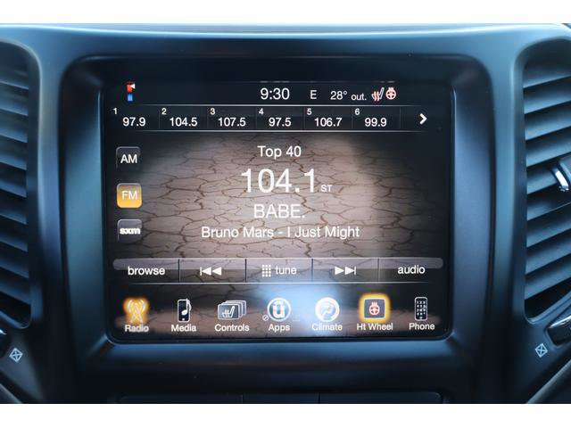 Used 2016 Jeep Cherokee Latitude w/ Cold Weather Group image 14