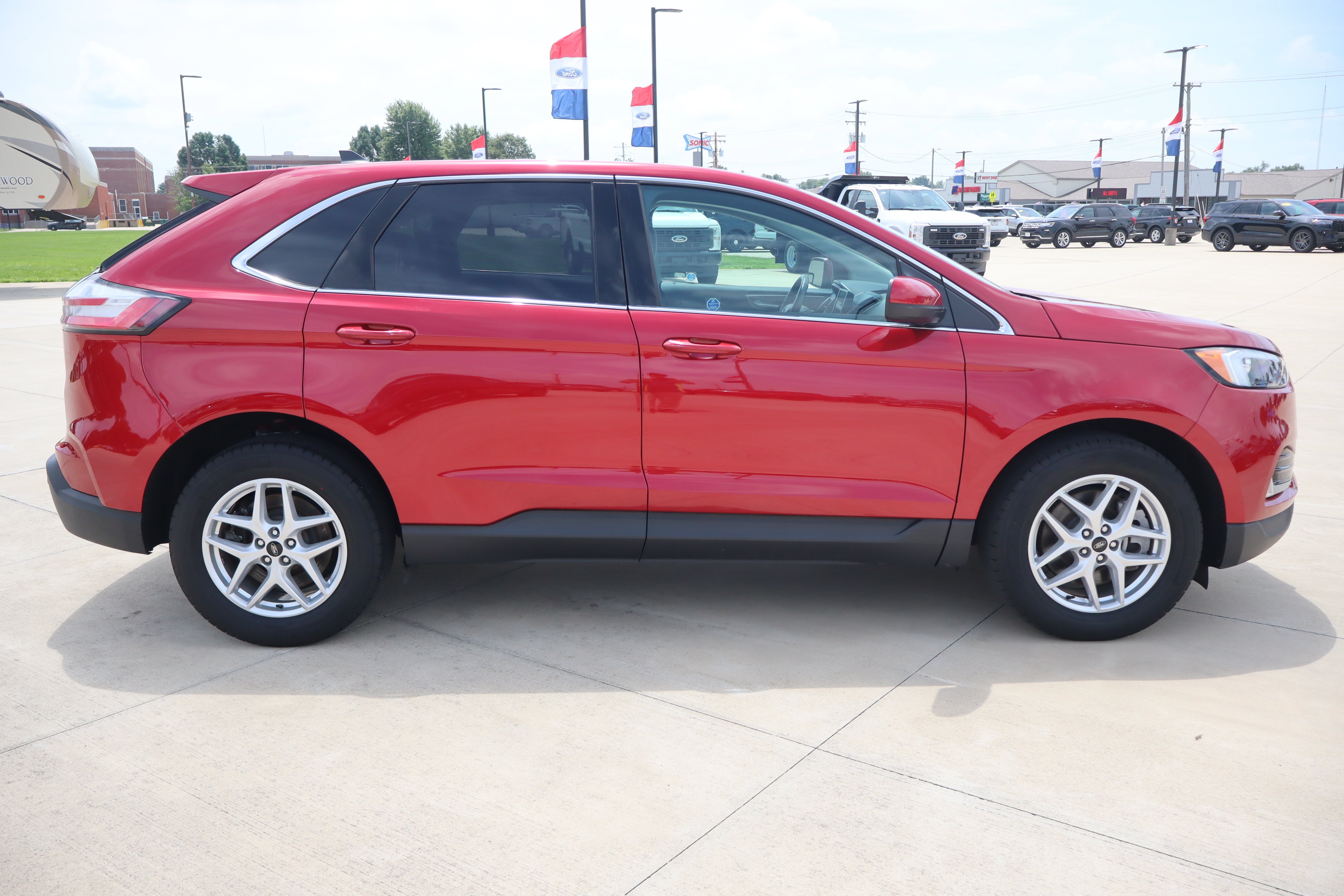 Used 2024 Ford Edge SEL w/ Convenience Package AWD/4WD image 5