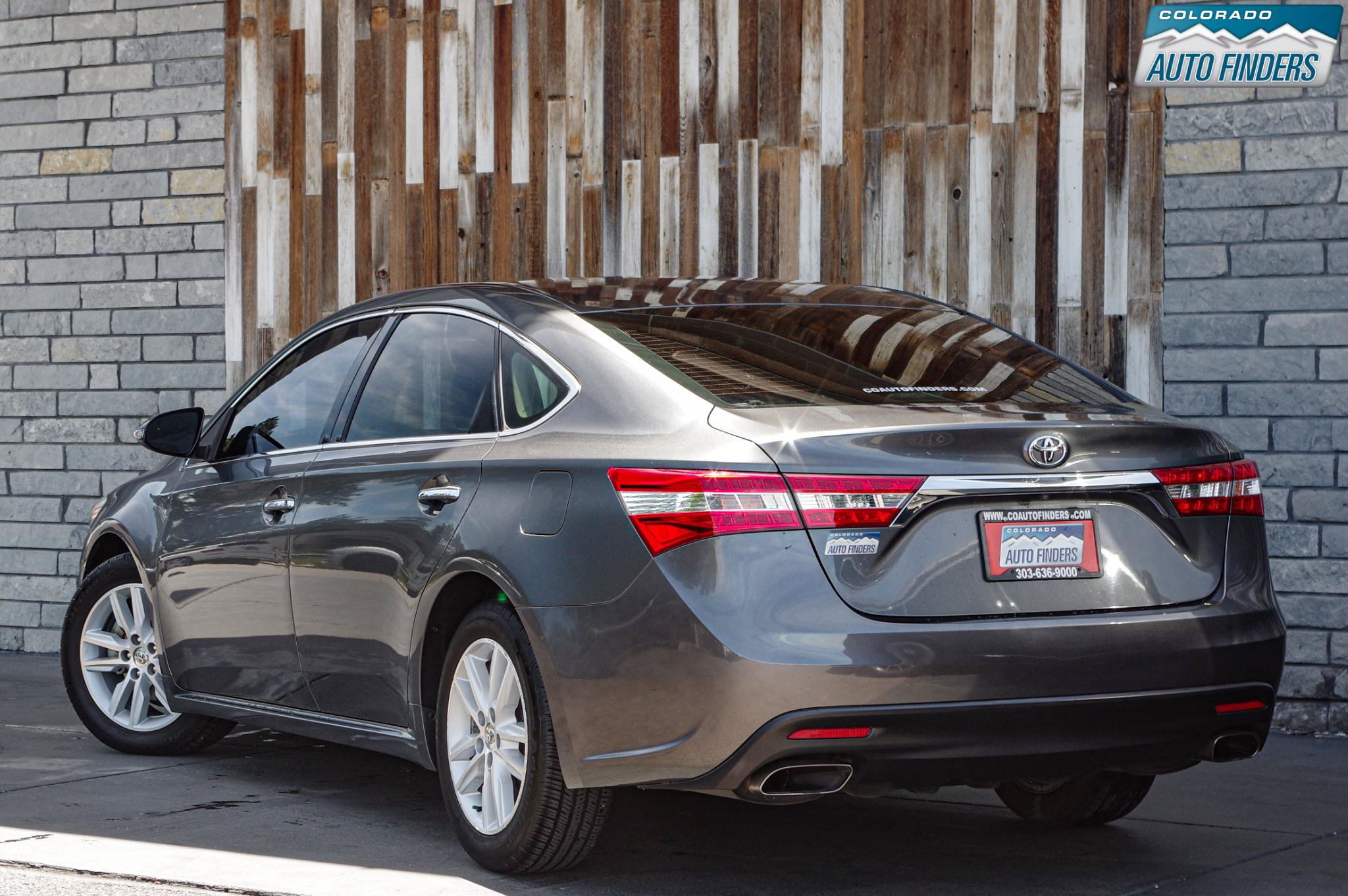 Used 2013 Toyota Avalon XLE Premium FWD image 4