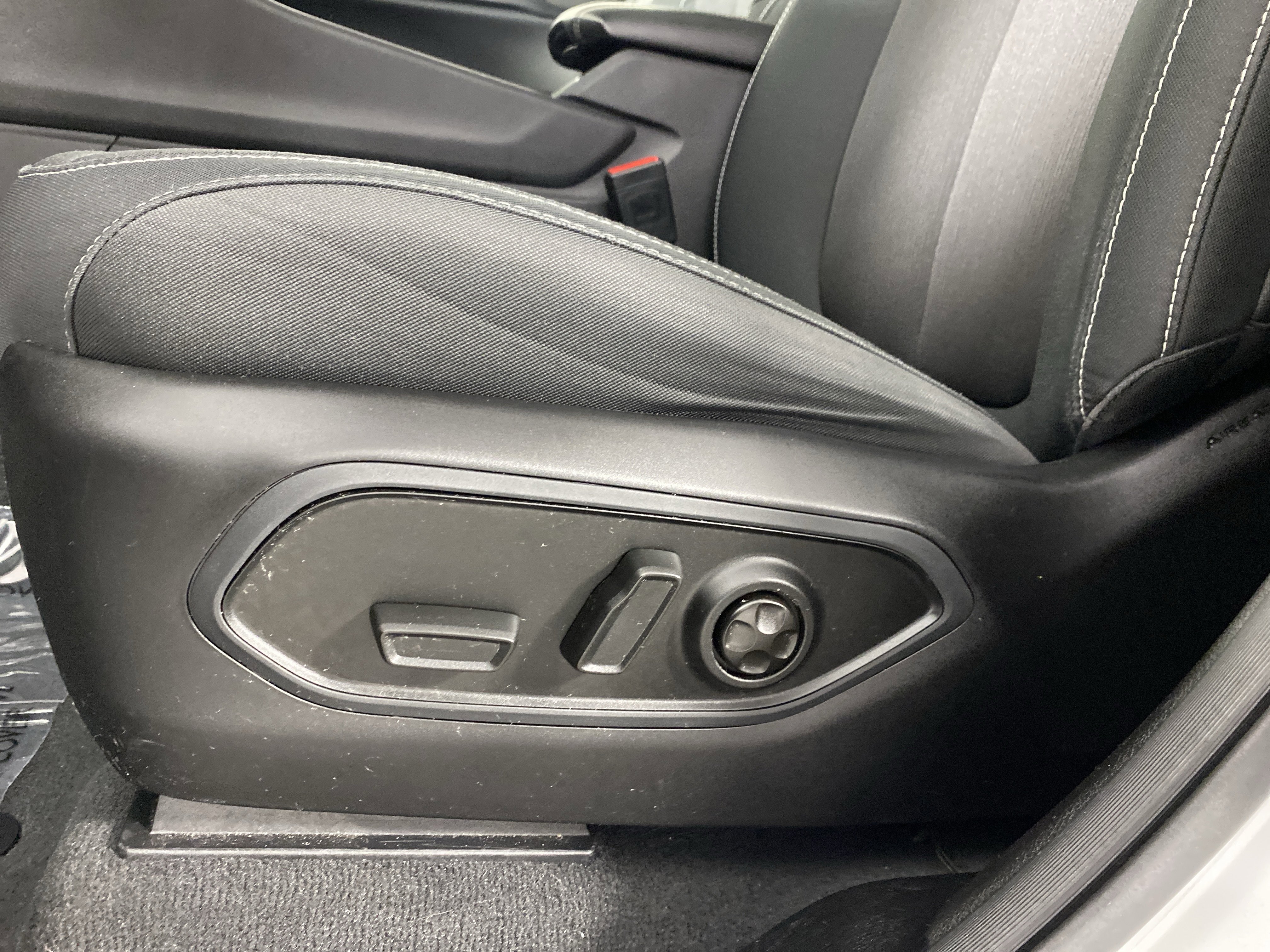 Used 2023 Jeep Grand Cherokee L Laredo w/ Luxury Tech Group I AWD/4WD image 18