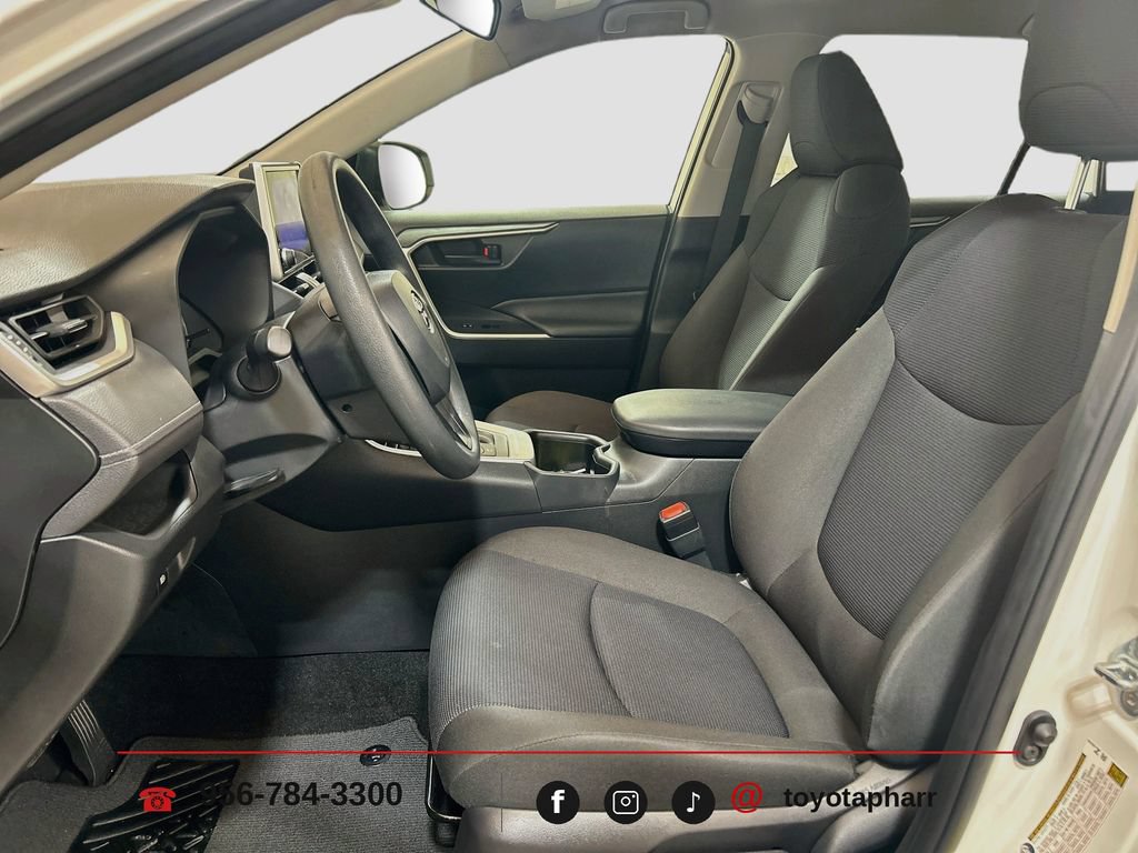 Used 2025 Toyota RAV4 LE AWD/4WD image 18