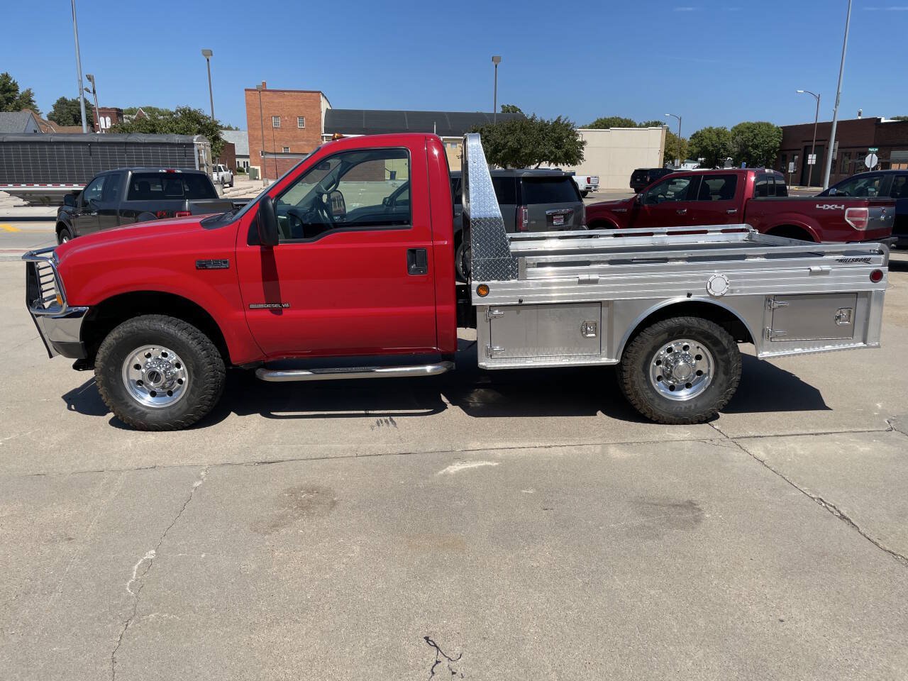 Used 2002 Ford F350 4x4 Regular Cab Super Duty image 2