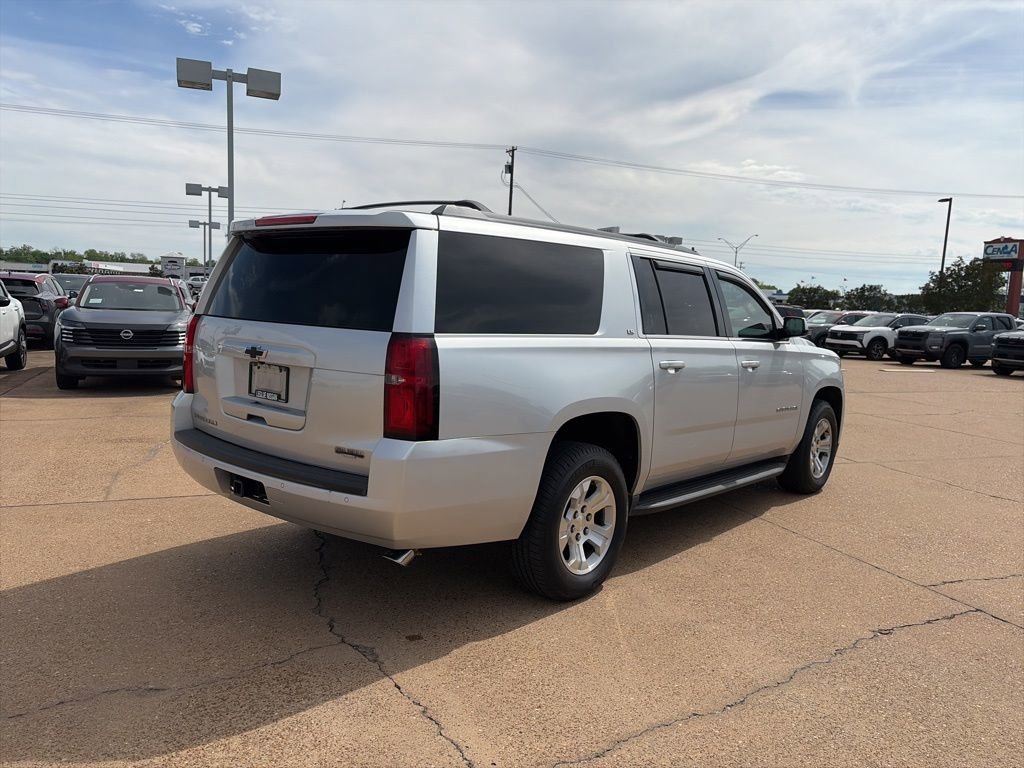 Used 2016 Chevrolet Suburban LS RWD image 4