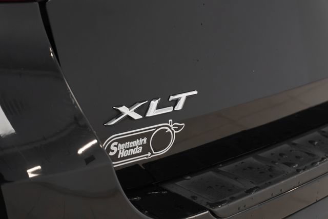 Used 2022 Ford Explorer XLT w/ Class IV Trailer Tow Package AWD/4WD image 9