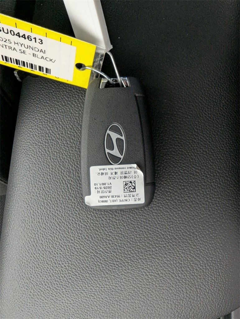 Certified 2025 Hyundai Elantra SE image 27