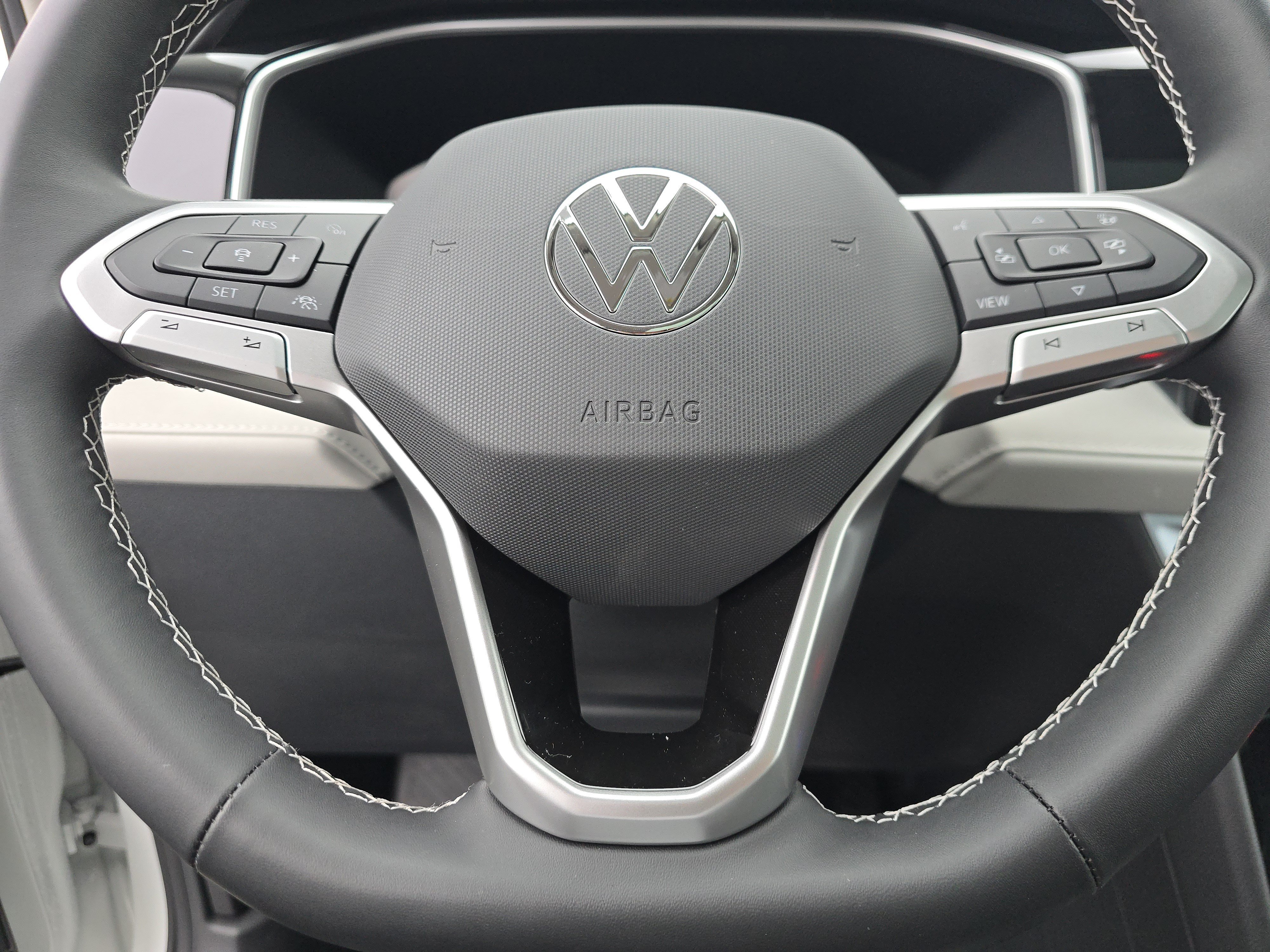 New 2026 Volkswagen Taos SE FWD image 20