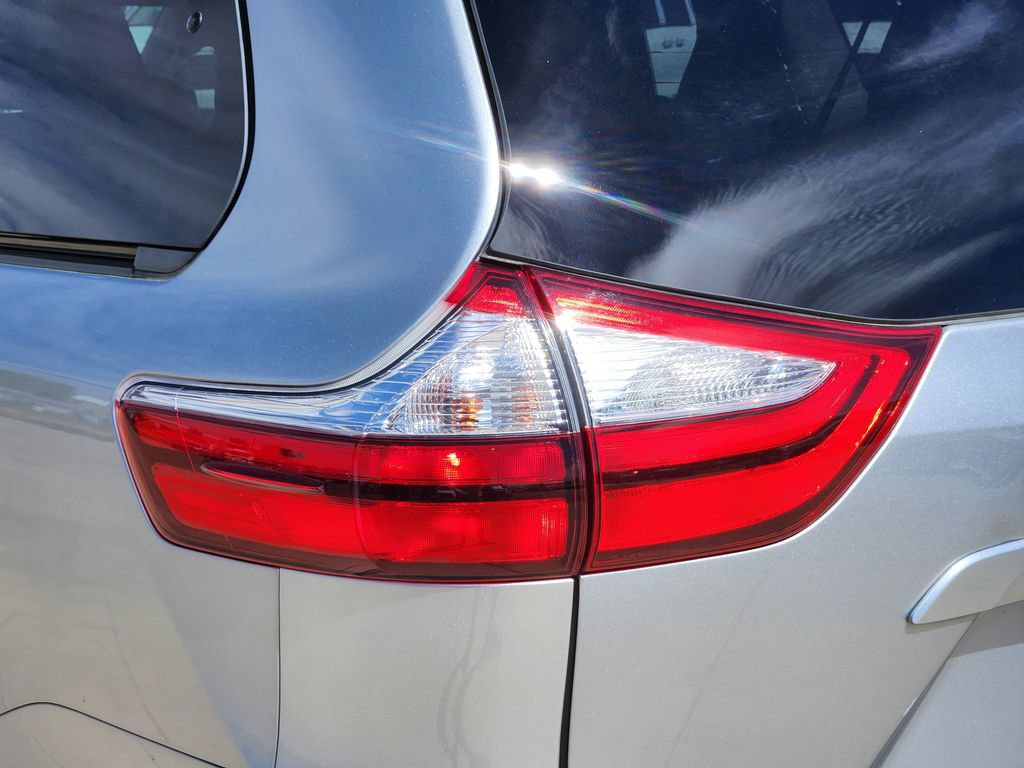 Used 2019 Toyota Sienna XLE Premium AWD/4WD image 13