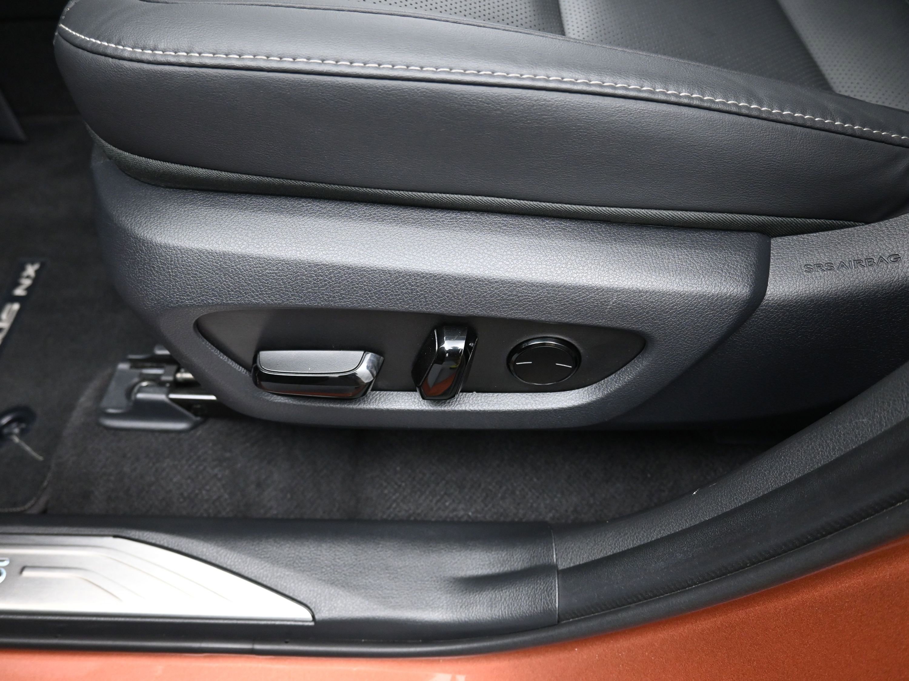 Used 2025 Lexus NX 350h AWD w/ Cold Area Package image 7