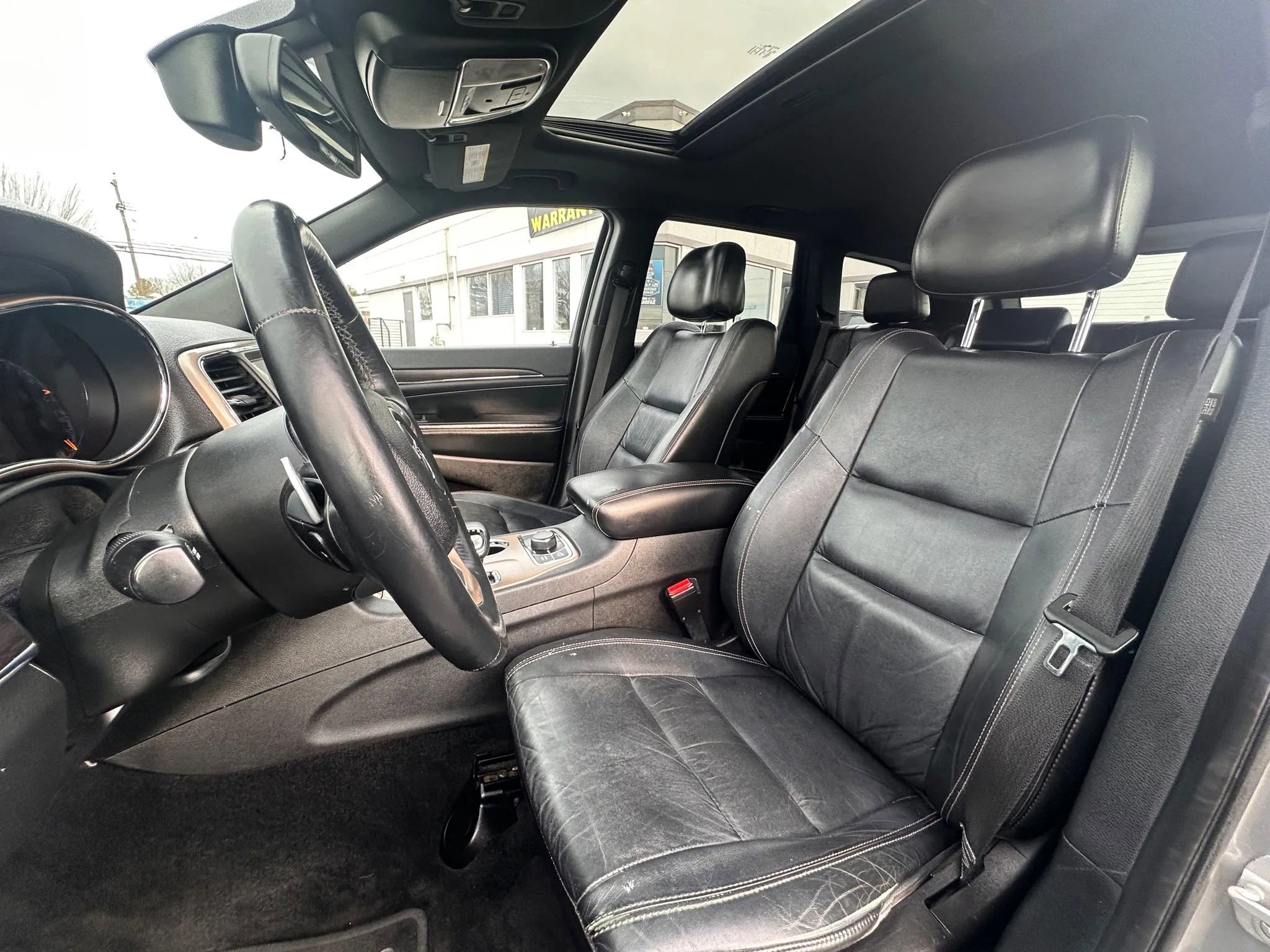 Used 2014 Jeep Grand Cherokee Limited w/ Trailer Tow Group IV image 12