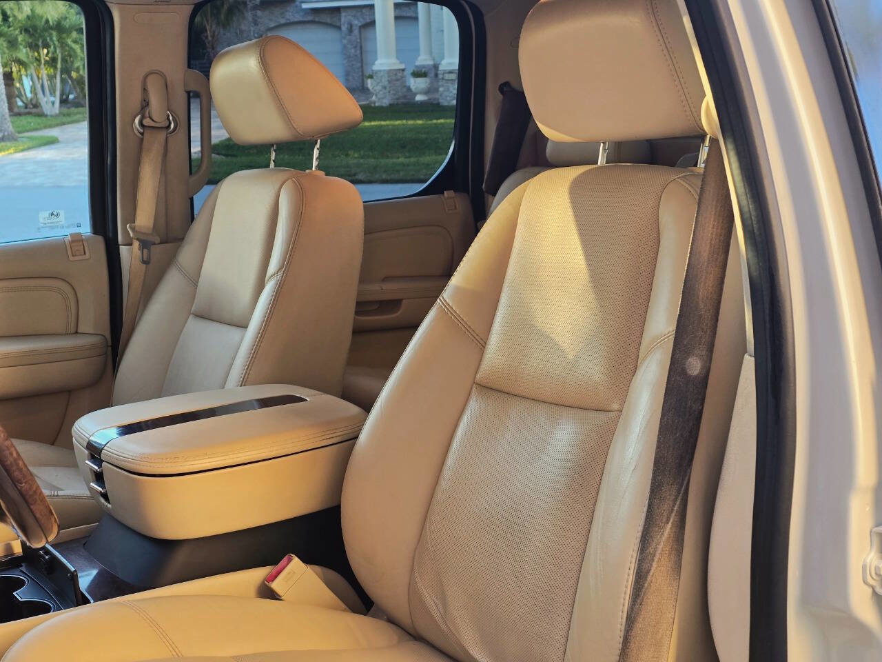 Used 2007 Cadillac Escalade EXT w/ Information Package image 53