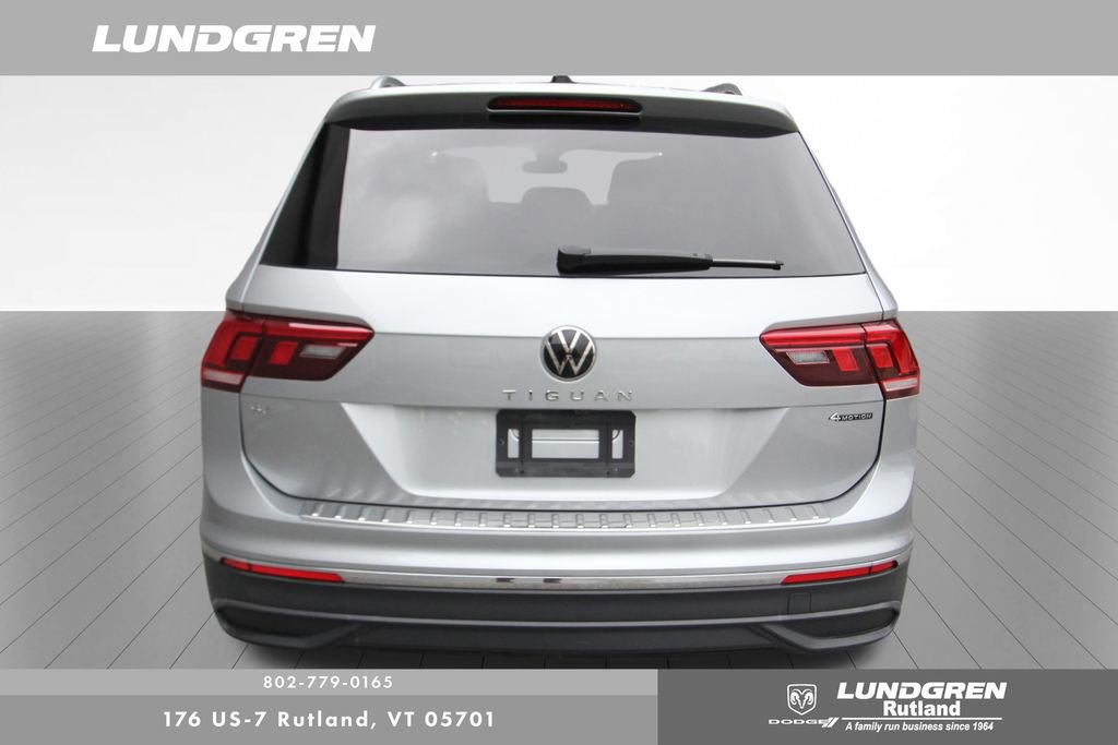 Used 2023 Volkswagen Tiguan SE w/ Panoramic Sunroof Package AWD/4WD image 5