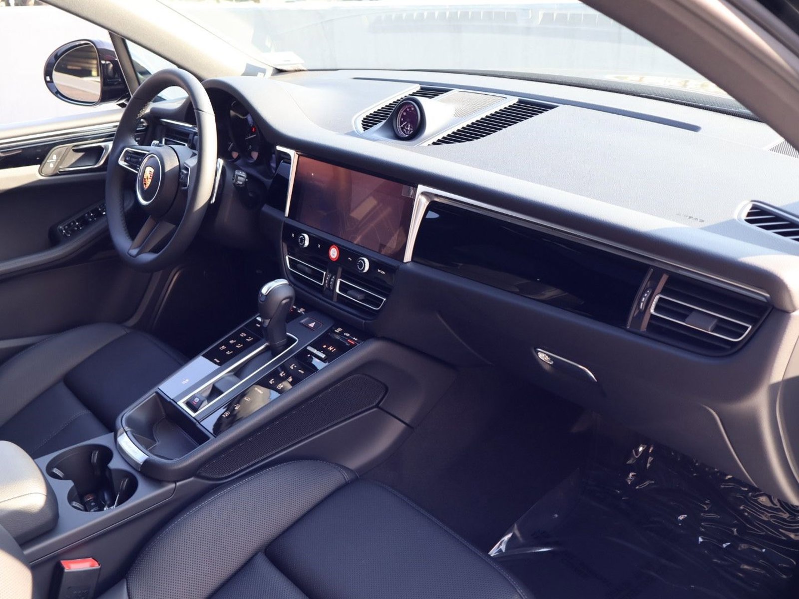 New 2026 Porsche Macan AWD/4WD image 22