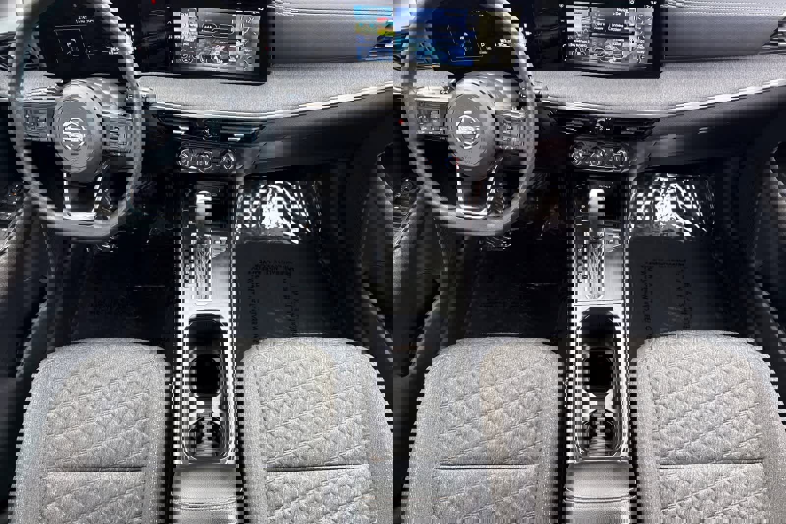 Used 2025 Nissan Kicks SV image 3