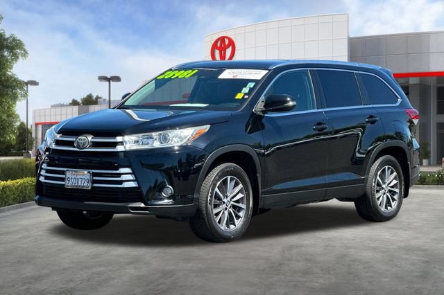 Certified 2019 Toyota Highlander XLE AWD/4WD image 11
