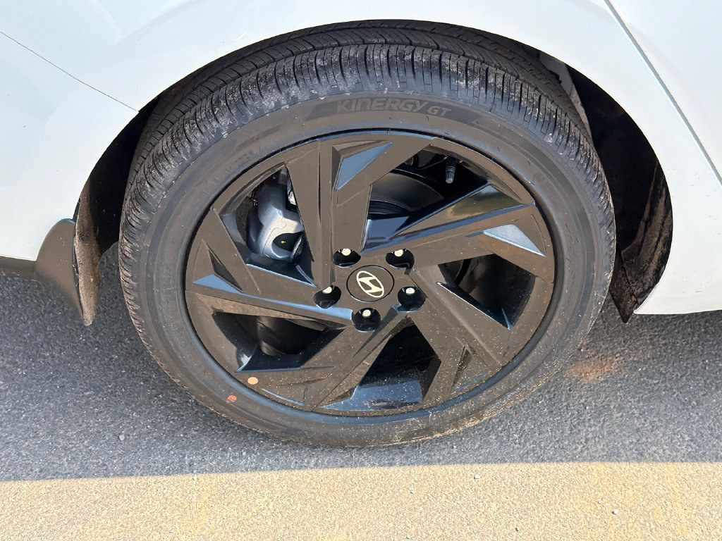 New 2026 Hyundai Elantra Sport FWD image 18
