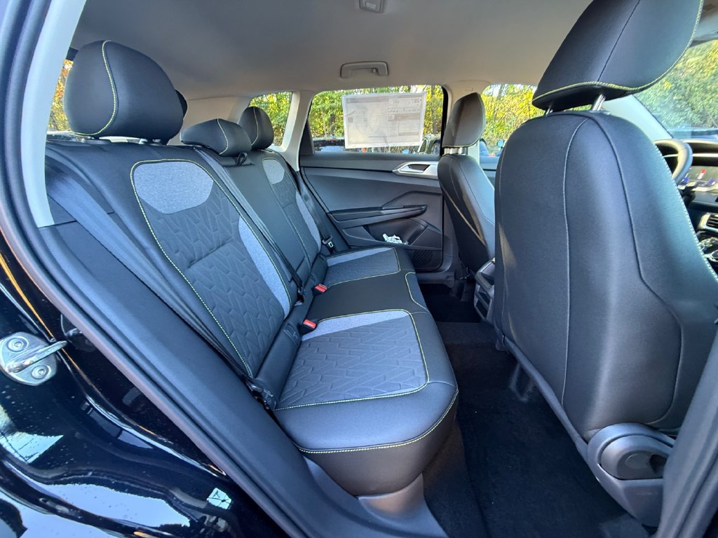 New 2027 Volkswagen Taos Sport AWD/4WD image 22