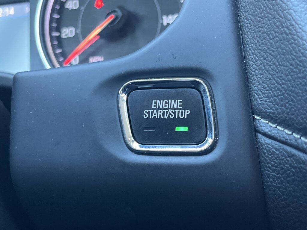 Used 2023 GMC Acadia SLT image 9