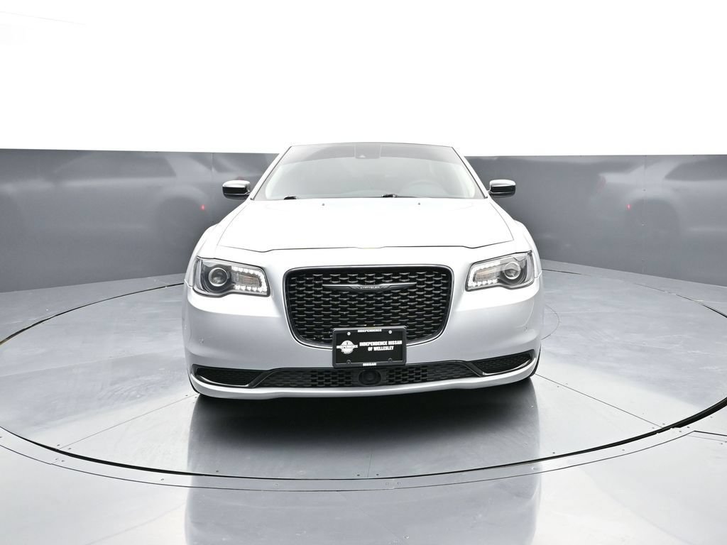 Used 2023 Chrysler 300 Touring w/ Safetytec Plus Group RWD image 6