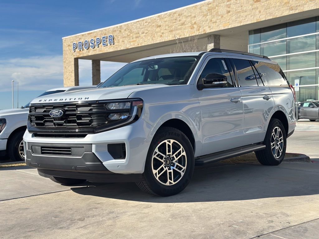 New 2026 Ford Expedition Active image 3