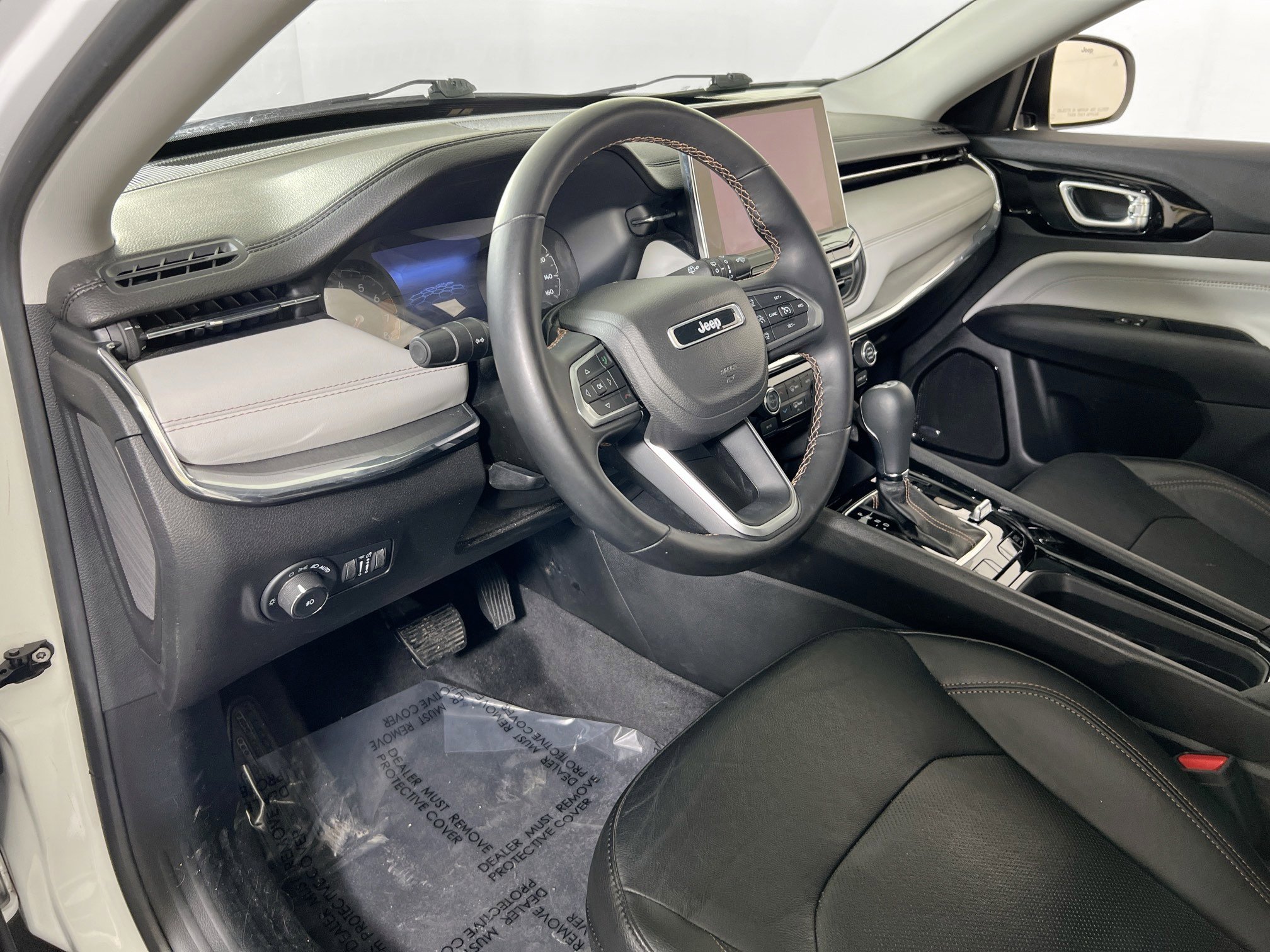 Used 2022 Jeep Compass Limited w/ Sun and Sound Group image 9